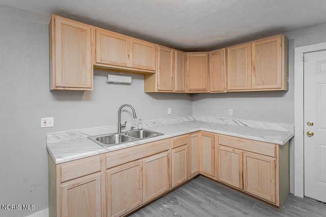 432 Arcadia Avenue, Toledo, OH 43610