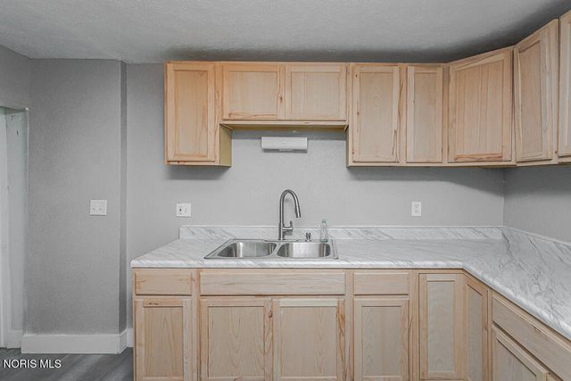 432 Arcadia Avenue, Toledo, OH 43610