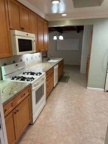 350 Altamont Dr, South San Francisco, CA 94080