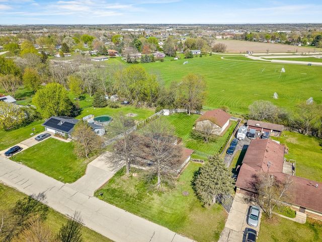 11785 Balsa Lane, Roscoe, IL 61073
