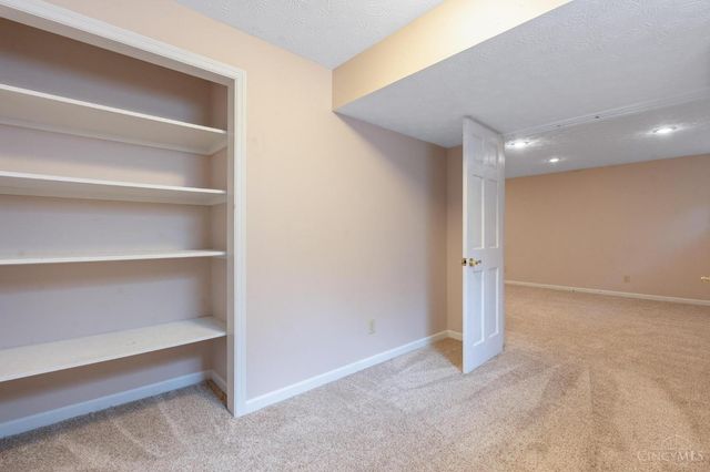 25 Huntley Court, Springboro, OH 45066