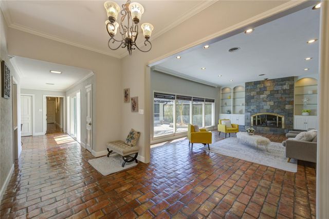 358 Tealwood Drive, Houston, TX 77024