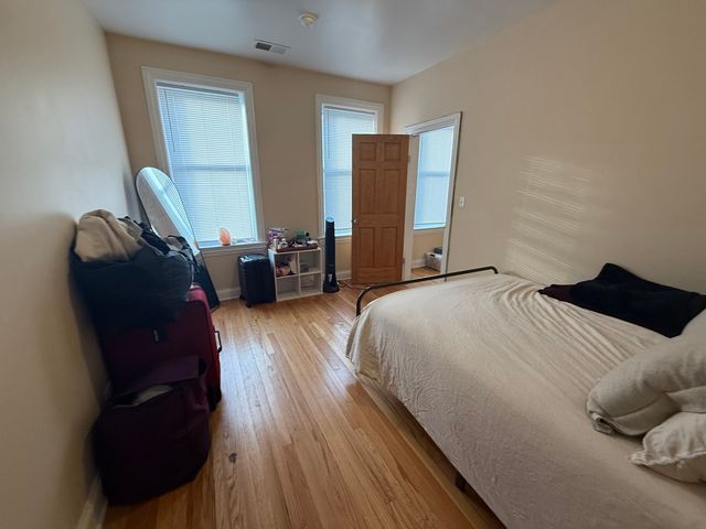 3205 N central Avenue 2, Chicago, IL 60641