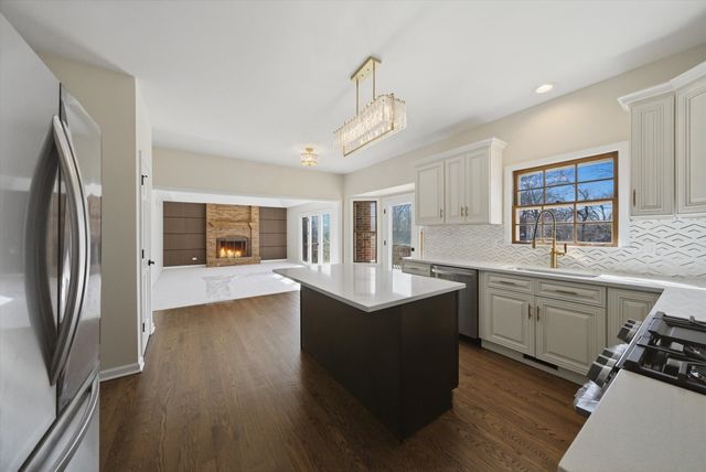 1215 Triple Crown Court, Bartlett, IL 60103