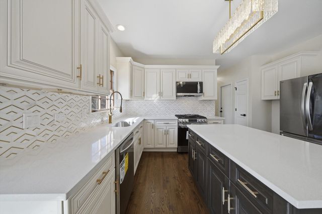 1215 Triple Crown Court, Bartlett, IL 60103