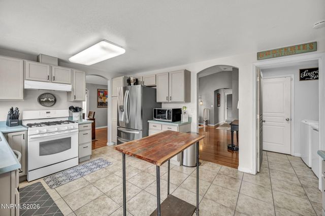 522 Sugarloaf Drive, Dayton, NV 89403