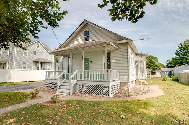 703 Harrison Street, Jerseyville, IL 62052