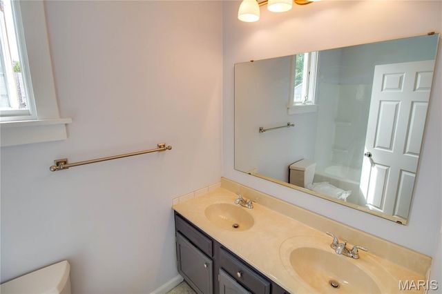 703 Harrison Street, Jerseyville, IL 62052