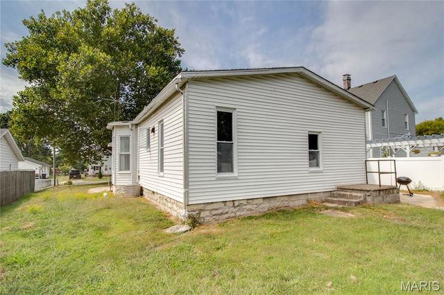 703 Harrison Street, Jerseyville, IL 62052
