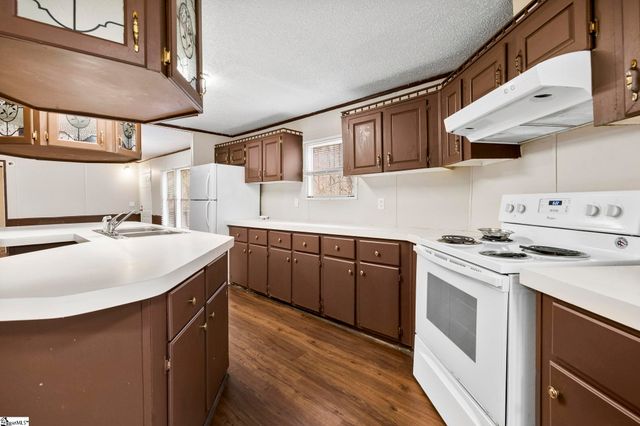 305 River Road, Marietta, SC 29661