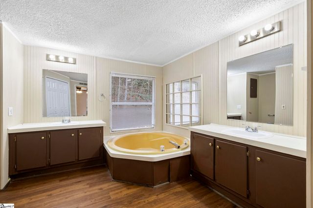 305 River Road, Marietta, SC 29661