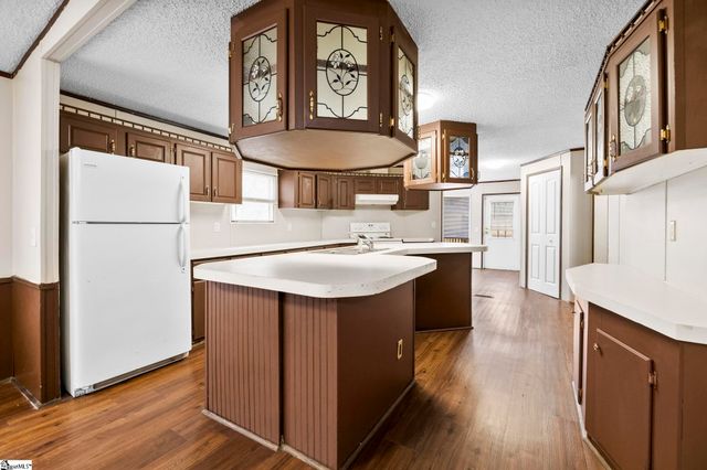 305 River Road, Marietta, SC 29661