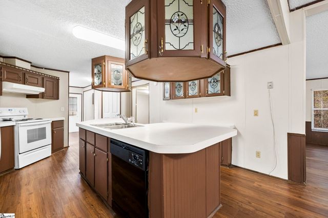 305 River Road, Marietta, SC 29661