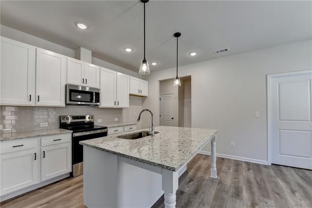 696 Rodeo Drive, Auburn, GA 30011