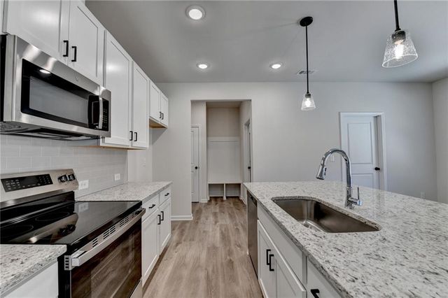 696 Rodeo Drive, Auburn, GA 30011