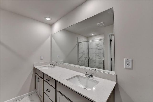 696 Rodeo Drive, Auburn, GA 30011