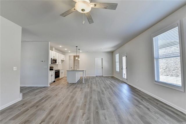 696 Rodeo Drive, Auburn, GA 30011