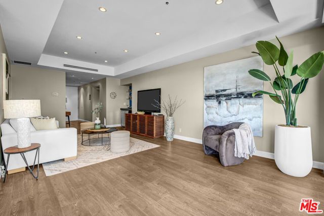 10790 Wilshire Boulevard 404, Los Angeles, CA 90024