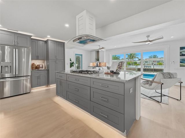 10304 KINGFISHER ROAD W, Bradenton, FL 34209