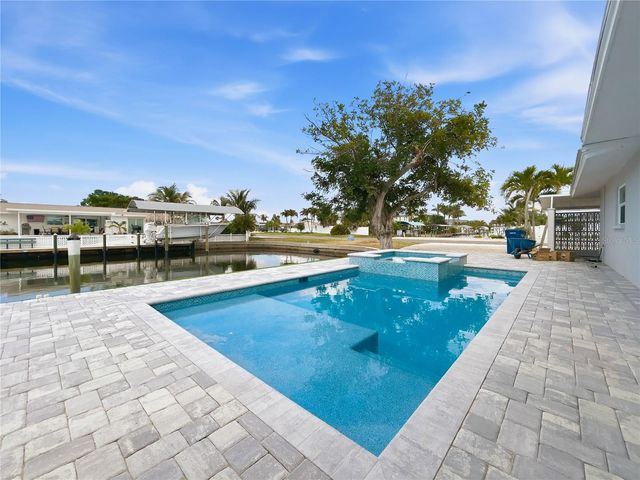 10304 KINGFISHER ROAD W, Bradenton, FL 34209