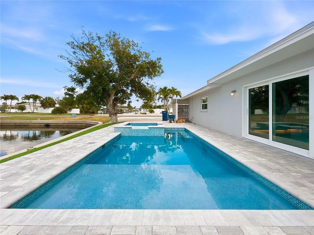 10304 KINGFISHER ROAD W, Bradenton, FL 34209