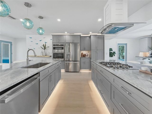10304 KINGFISHER ROAD W, Bradenton, FL 34209