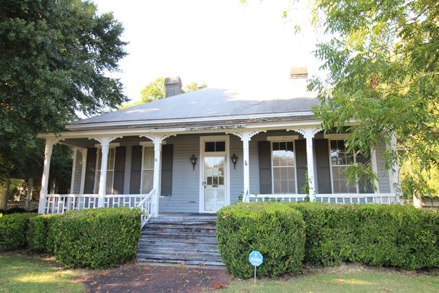 514 E Barbour Street, Eufaula, AL 36027