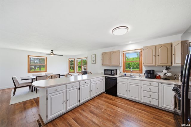 142 LEGION Road, Washington, IL 61571