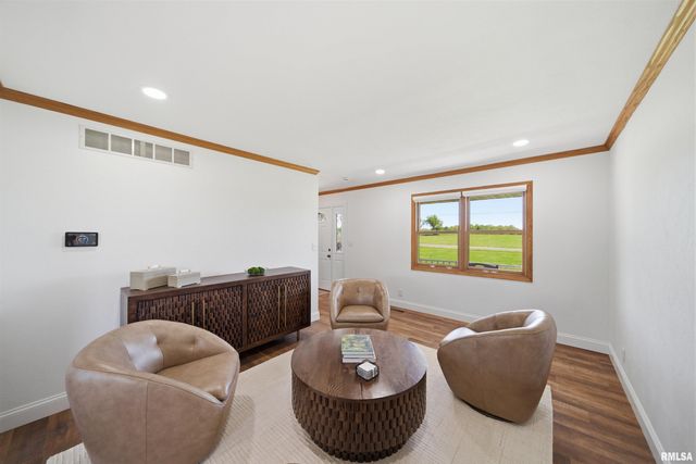 142 LEGION Road, Washington, IL 61571