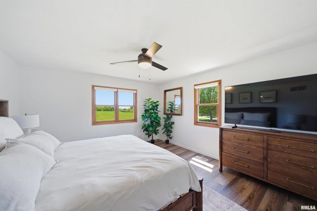 142 LEGION Road, Washington, IL 61571