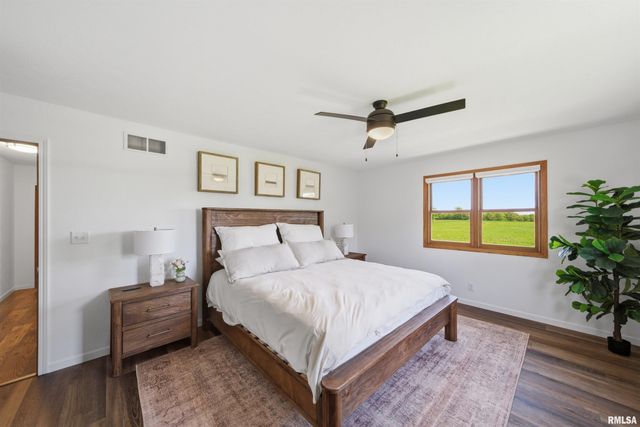 142 LEGION Road, Washington, IL 61571