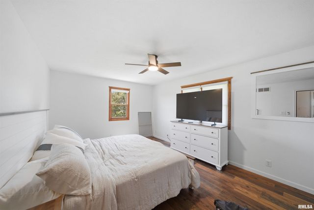 142 LEGION Road, Washington, IL 61571