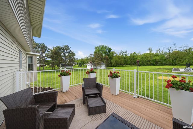 142 LEGION Road, Washington, IL 61571