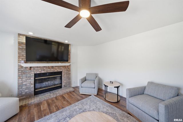 142 LEGION Road, Washington, IL 61571