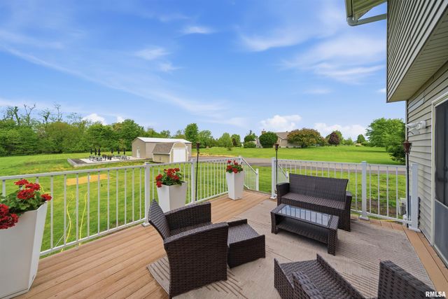 142 LEGION Road, Washington, IL 61571