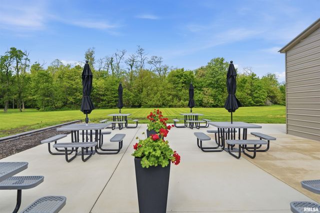 142 LEGION Road, Washington, IL 61571