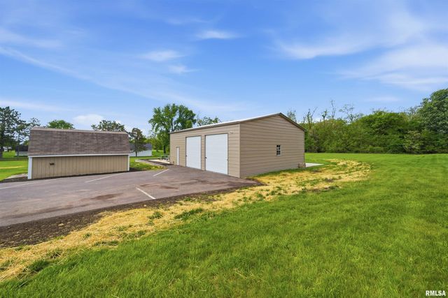 142 LEGION Road, Washington, IL 61571
