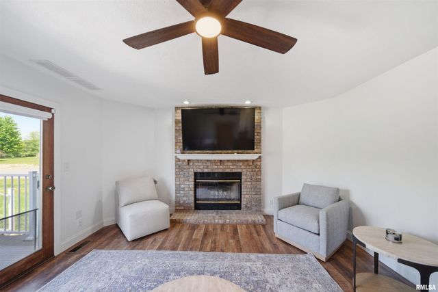 142 LEGION Road, Washington, IL 61571