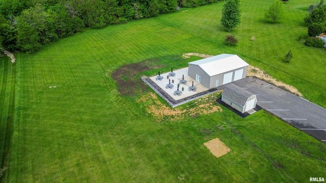 142 LEGION Road, Washington, IL 61571