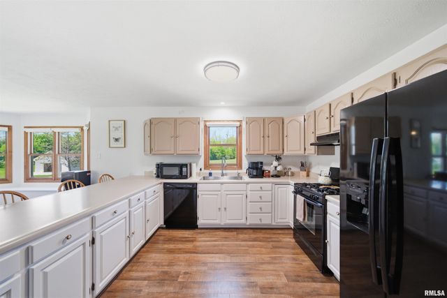 142 LEGION Road, Washington, IL 61571