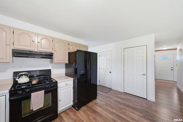 142 LEGION Road, Washington, IL 61571