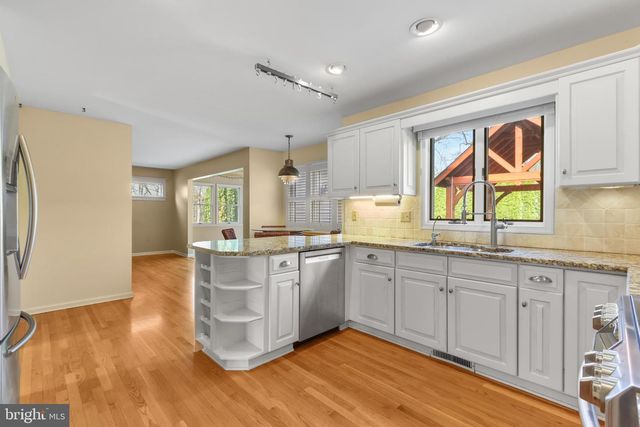 1625 ARROWWOOD DR, Easton, PA 18040