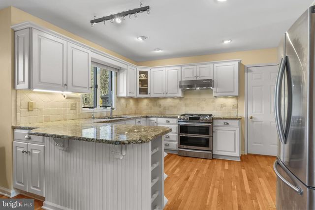 1625 ARROWWOOD DR, Easton, PA 18040