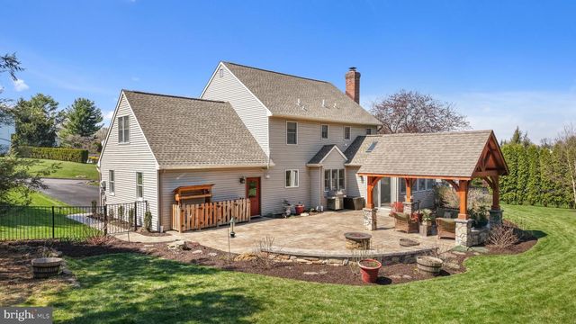 1625 ARROWWOOD DR, Easton, PA 18040