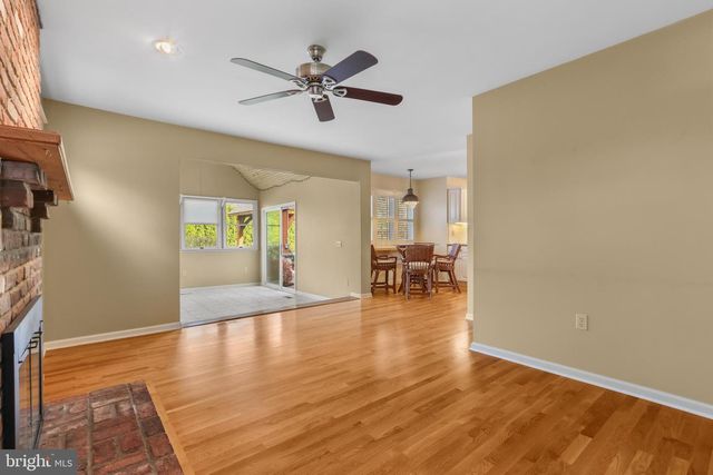 1625 ARROWWOOD DR, Easton, PA 18040