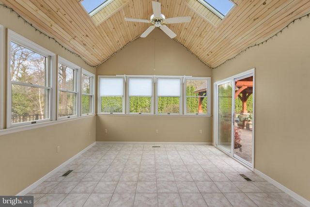 1625 ARROWWOOD DR, Easton, PA 18040