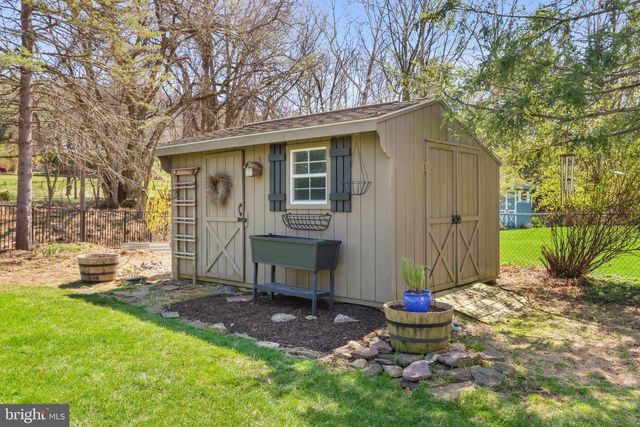 1625 ARROWWOOD DR, Easton, PA 18040