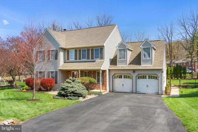1625 ARROWWOOD DR, Easton, PA 18040