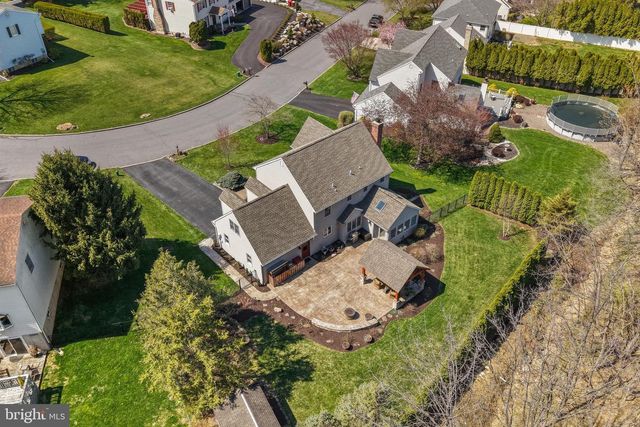 1625 ARROWWOOD DR, Easton, PA 18040
