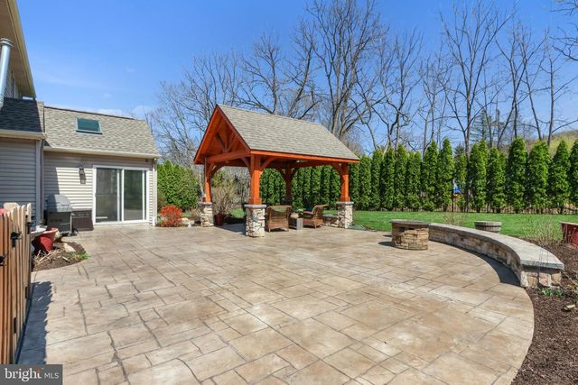 1625 ARROWWOOD DR, Easton, PA 18040